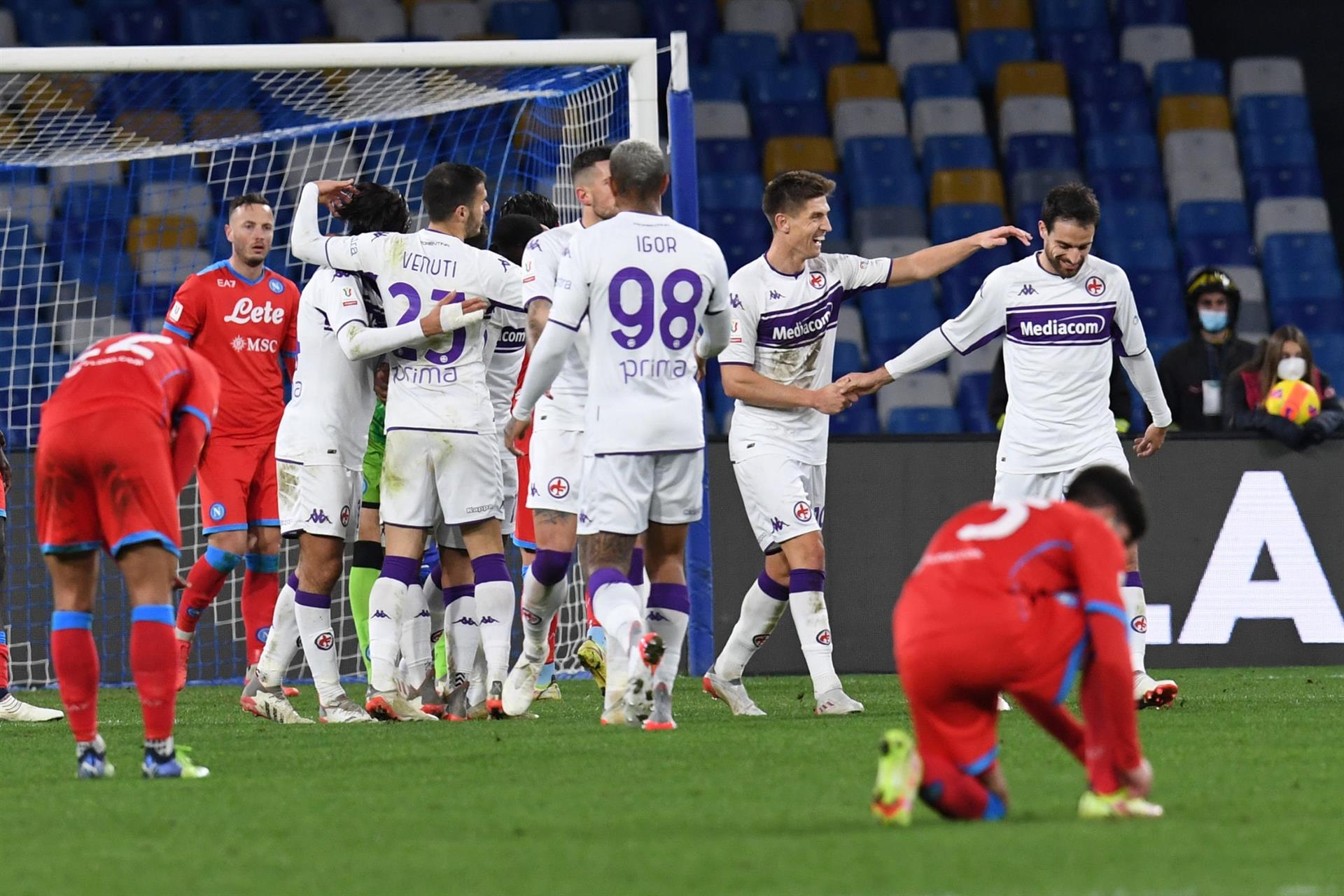 Fiorentina elimina al Nápoles