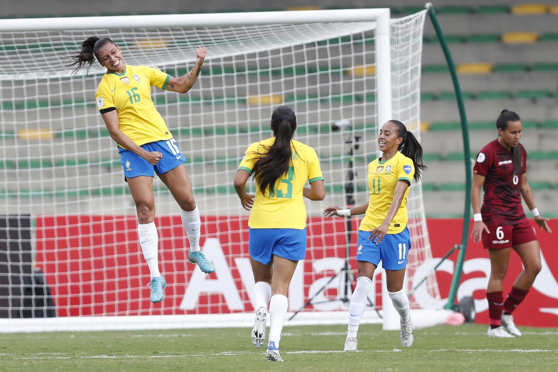Brasil golea a la “Vinotinto” y se mete en semifinales