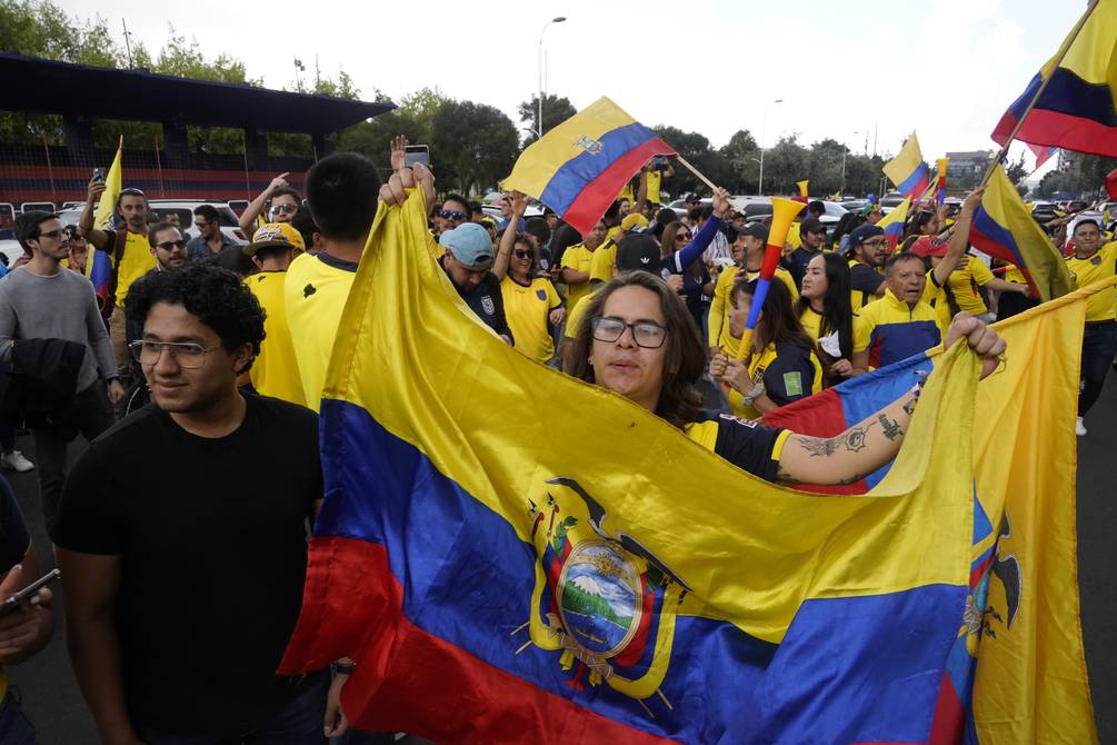 Ecuador baila su histórico triunfo inaugural
