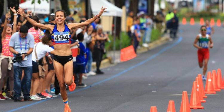 Joselyn Brea se colgó el Oro en la media maratón